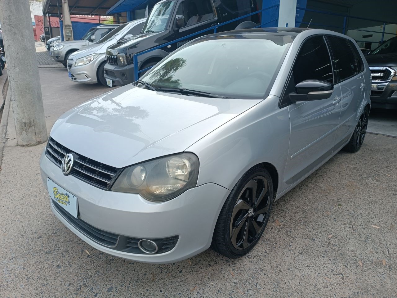 //www.autoline.com.br/carro/volkswagen/polo-16-hatch-sportline-8v-flex-4p-manual/2013/itatiba-sp/25015643