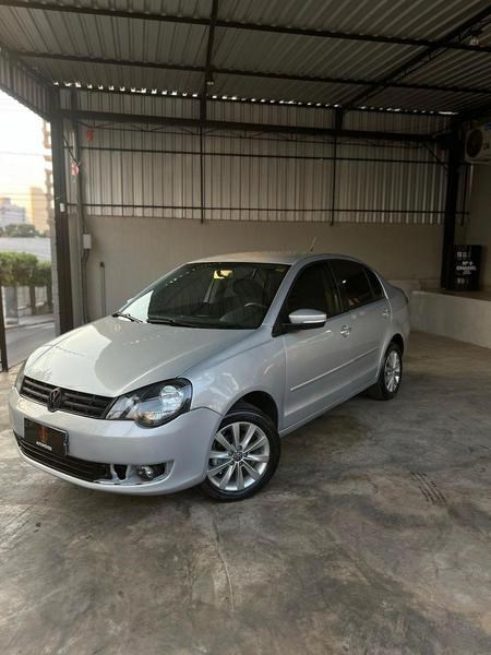 //www.autoline.com.br/carro/volkswagen/polo-16-sedan-8v-flex-4p-manual/2013/cuiaba-mt/25025604