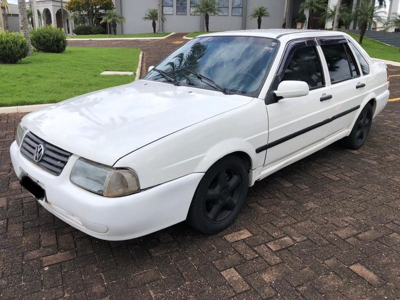 //www.autoline.com.br/carro/volkswagen/santana-18-8v-gasolina-4p-manual/2000/cafelandia-pr/24898472
