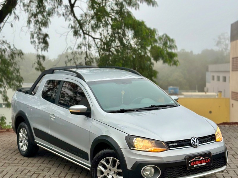 //www.autoline.com.br/carro/volkswagen/saveiro-16-cd-cross-16v-flex-2p-manual/2015/cascavel-pr/24741157