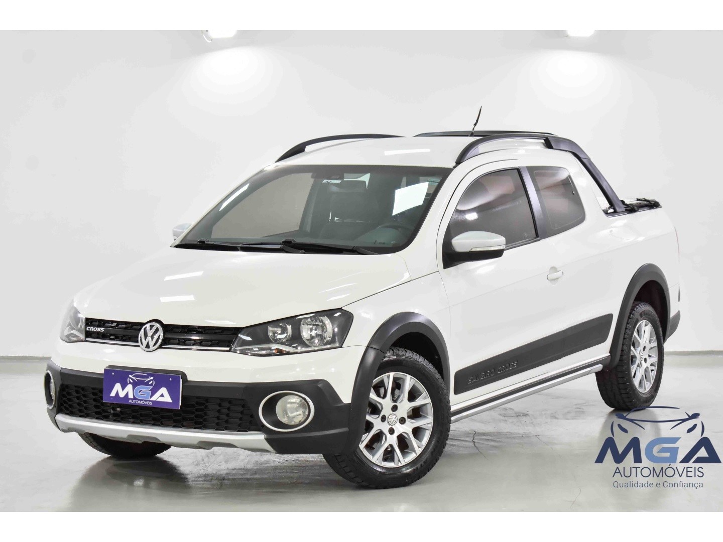 //www.autoline.com.br/carro/volkswagen/saveiro-16-cd-cross-16v-flex-2p-manual/2015/belo-horizonte-mg/24816906