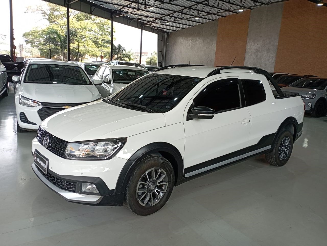 //www.autoline.com.br/carro/volkswagen/saveiro-16-cd-cross-16v-flex-2p-manual/2019/limeira-sp/25032227