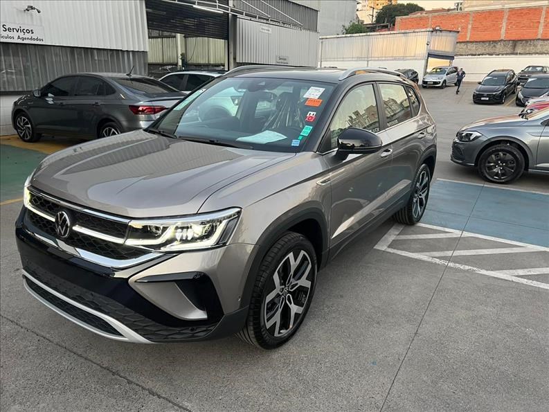//www.autoline.com.br/carro/volkswagen/taos-14-250-tsi-highline-flex-4p-turbo-automatico/2024/sao-paulo-sp/24065095