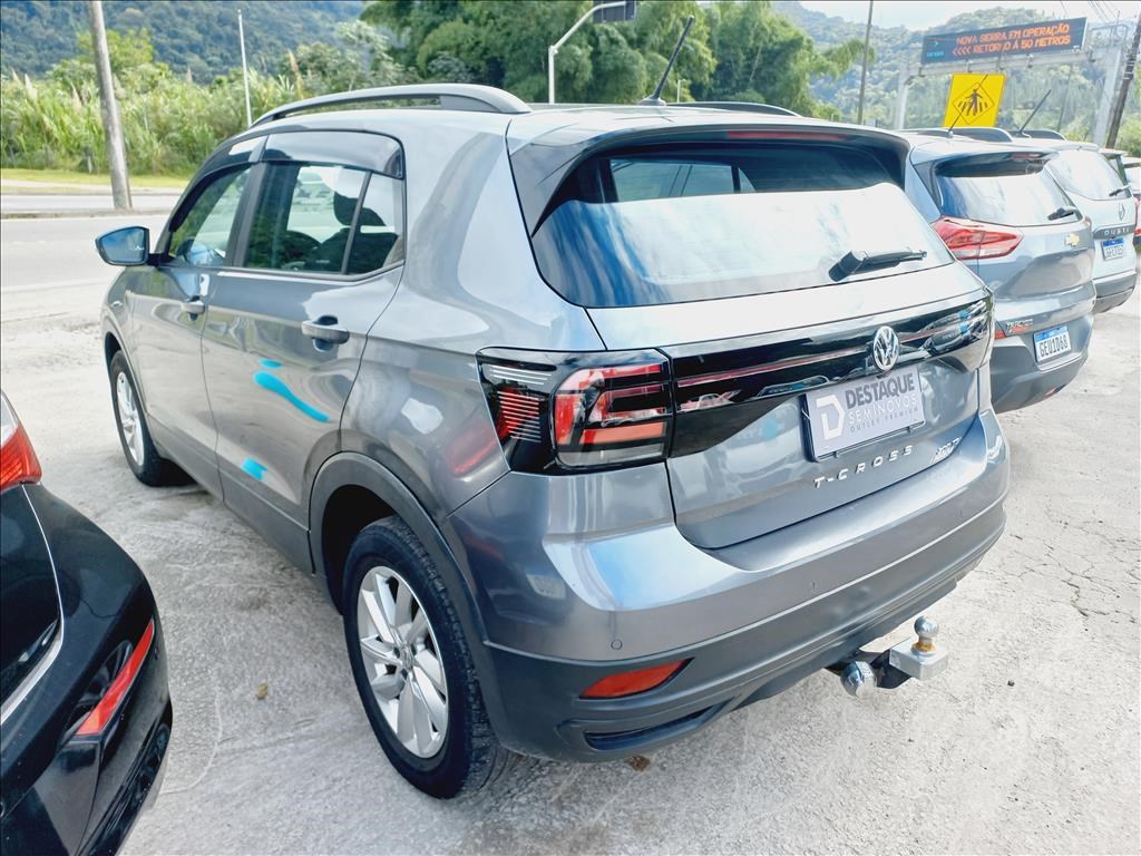 //www.autoline.com.br/carro/volkswagen/t-cross-10-200-tsi-12v-flex-4p-turbo-manual/2020/poa-sp/24587207