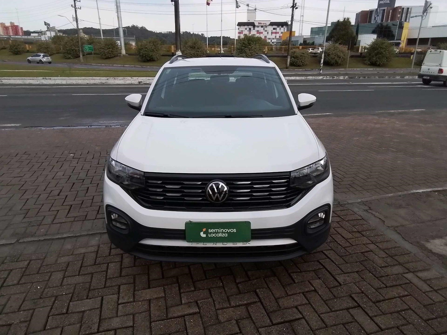 //www.autoline.com.br/carro/volkswagen/t-cross-10-200-tsi-comfortline-12v-flex-4p-turbo-auto/2023/sao-jose-sc/24906366