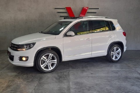 //www.autoline.com.br/carro/volkswagen/tiguan-20-tsi-16v-gasolina-4p-4x4-turbo-automatico/2013/itajuba-mg/23975900