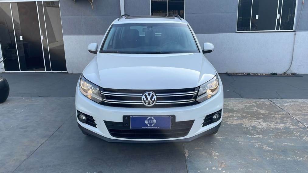 //www.autoline.com.br/carro/volkswagen/tiguan-14-tsi-16v-gasolina-4p-turbo-dsg/2017/americana-sp/24425599