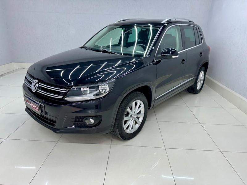 //www.autoline.com.br/carro/volkswagen/tiguan-20-tsi-16v-gasolina-4p-4x4-turbo-automatico/2013/curitiba-pr/24909191