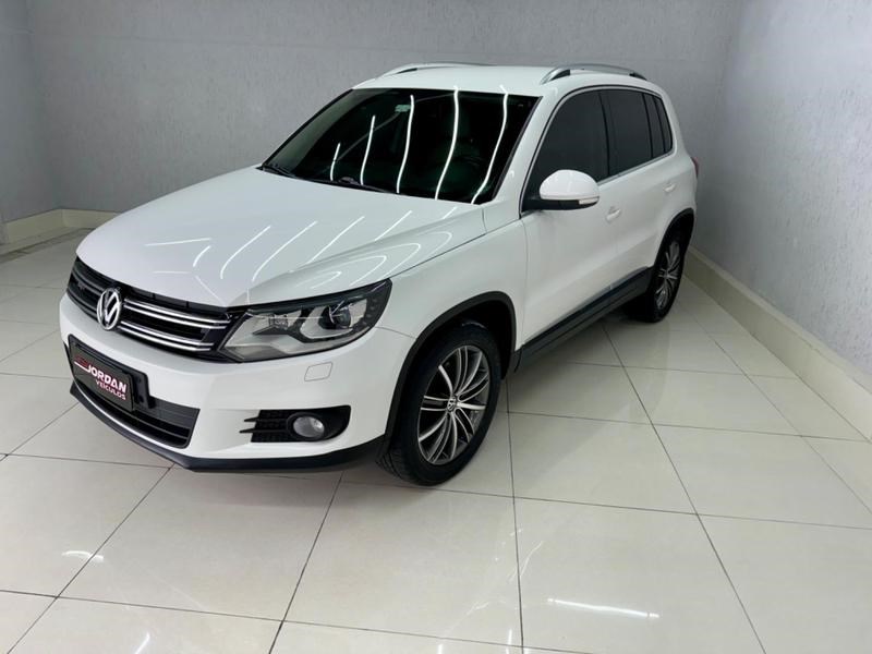 //www.autoline.com.br/carro/volkswagen/tiguan-20-tsi-16v-gasolina-4p-4x4-turbo-automatico/2013/curitiba-pr/24972835