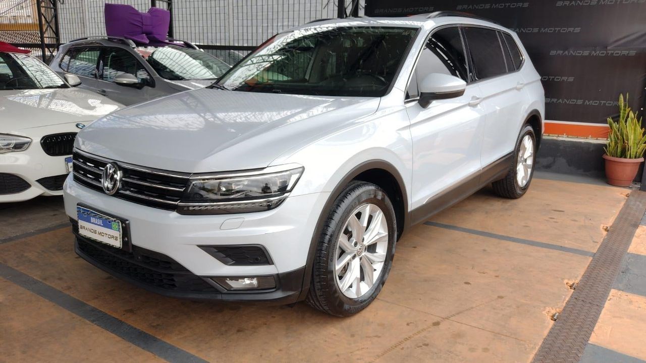 //www.autoline.com.br/carro/volkswagen/tiguan-allspace-14-250-tsi-16v-flex-4p-turbo-automatizado/2019/sao-paulo-sp/22061131