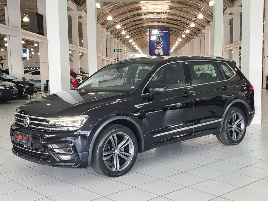 //www.autoline.com.br/carro/volkswagen/tiguan-allspace-20-350-tsi-r-line-16v-gasolina-4p-4x4-turbo-d/2020/curitiba-pr/22771652