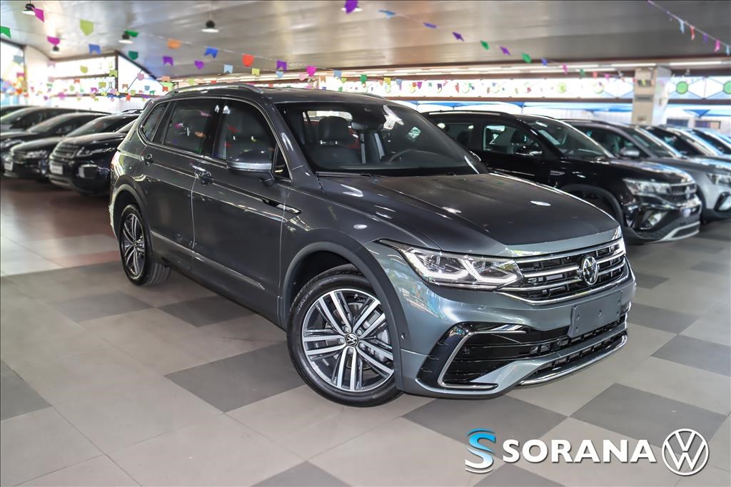 //www.autoline.com.br/carro/volkswagen/tiguan-allspace-20-300-tsi-r-line-16v-gasolina-4p-turbo-autom/2024/sao-paulo-sp/23525924