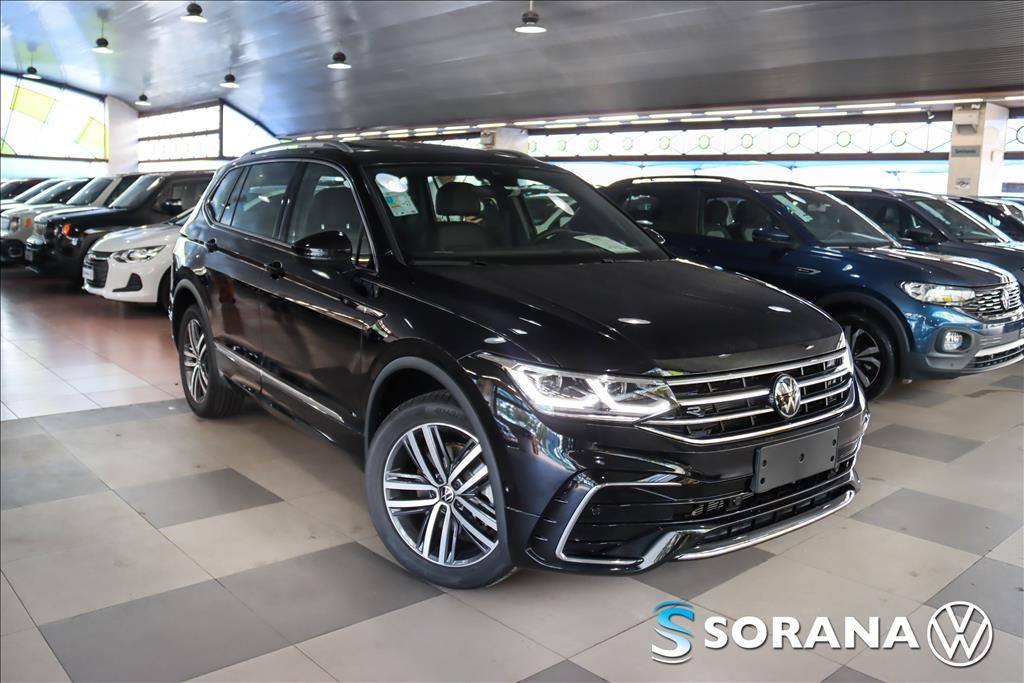 //www.autoline.com.br/carro/volkswagen/tiguan-allspace-20-300-tsi-r-line-16v-gasolina-4p-turbo-autom/2024/sao-paulo-sp/23529126