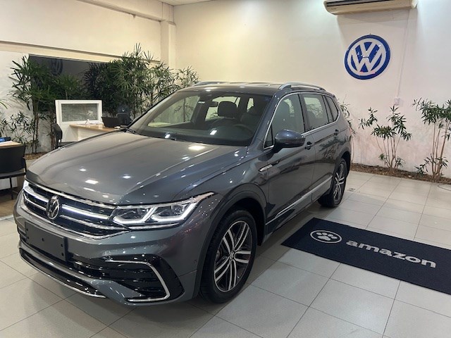 //www.autoline.com.br/carro/volkswagen/tiguan-allspace-20-300-tsi-r-line-16v-gasolina-4p-turbo-autom/2024/sao-paulo-sp/23815252