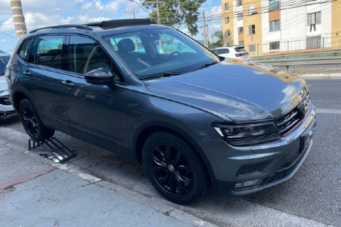 //www.autoline.com.br/carro/volkswagen/tiguan-allspace-14-250-tsi-comfortline-16v-flex-4p-turbo-auto/2018/sao-paulo-sp/24261451