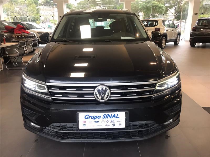 //www.autoline.com.br/carro/volkswagen/tiguan-allspace-14-250-tsi-comfortline-16v-flex-4p-turbo-auto/2018/sao-paulo-sp/24555236