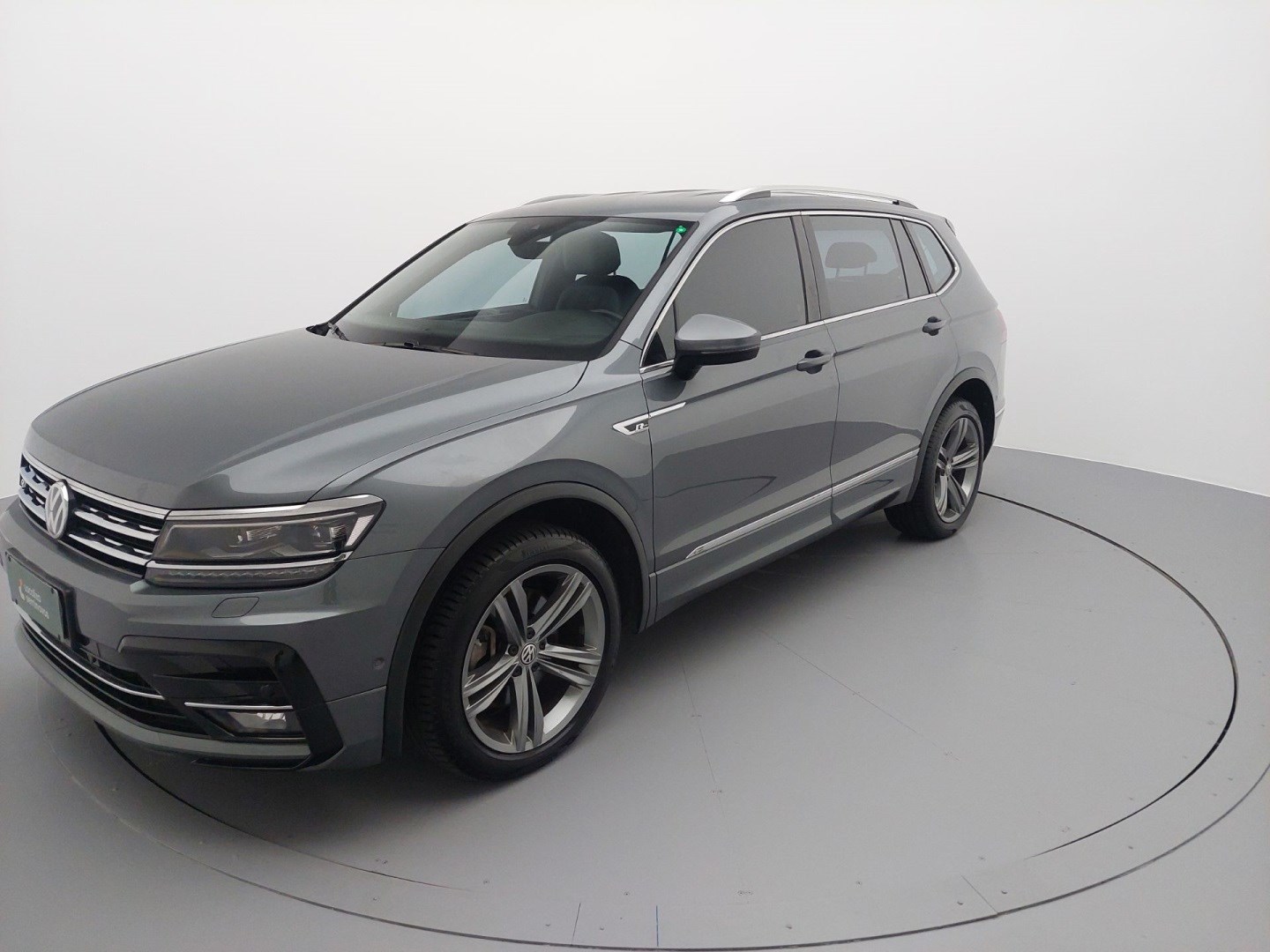 //www.autoline.com.br/carro/volkswagen/tiguan-allspace-20-350-tsi-r-line-16v-gasolina-4p-4x4-turbo-a/2019/sao-paulo-sp/24920481