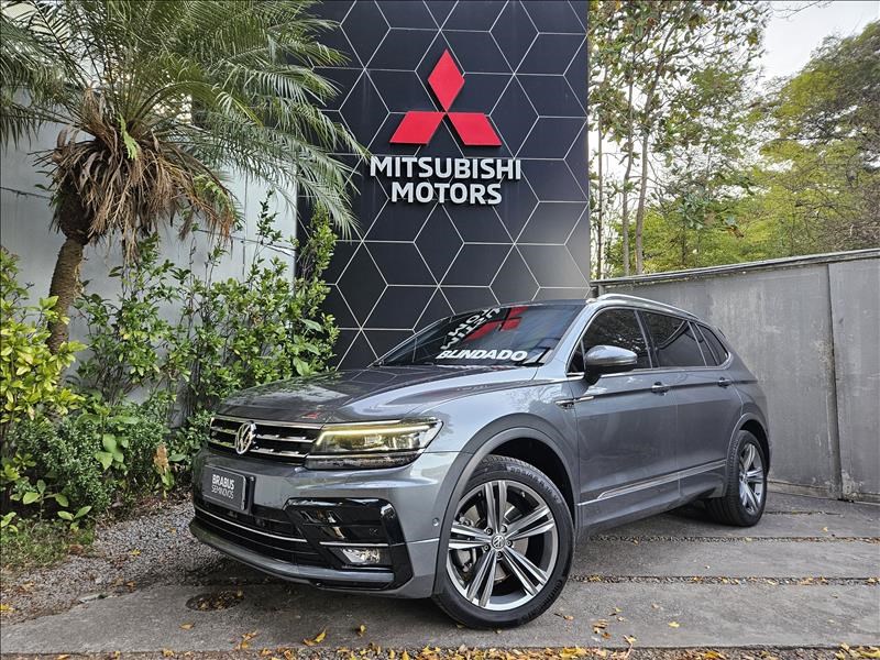 //www.autoline.com.br/carro/volkswagen/tiguan-allspace-20-350-tsi-r-line-16v-gasolina-4p-4x4-turbo-d/2020/sao-paulo-sp/25016434