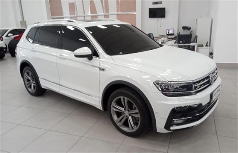 //www.autoline.com.br/carro/volkswagen/tiguan-allspace-20-350-tsi-r-line-16v-gasolina-4p-4x4-turbo-a/2019/sao-paulo-sp/25017694