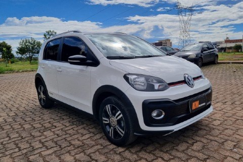 //www.autoline.com.br/carro/volkswagen/up-10-170-tsi-xtreme-12v-flex-4p-turbo-manual/2020/brasilia-df/23528722