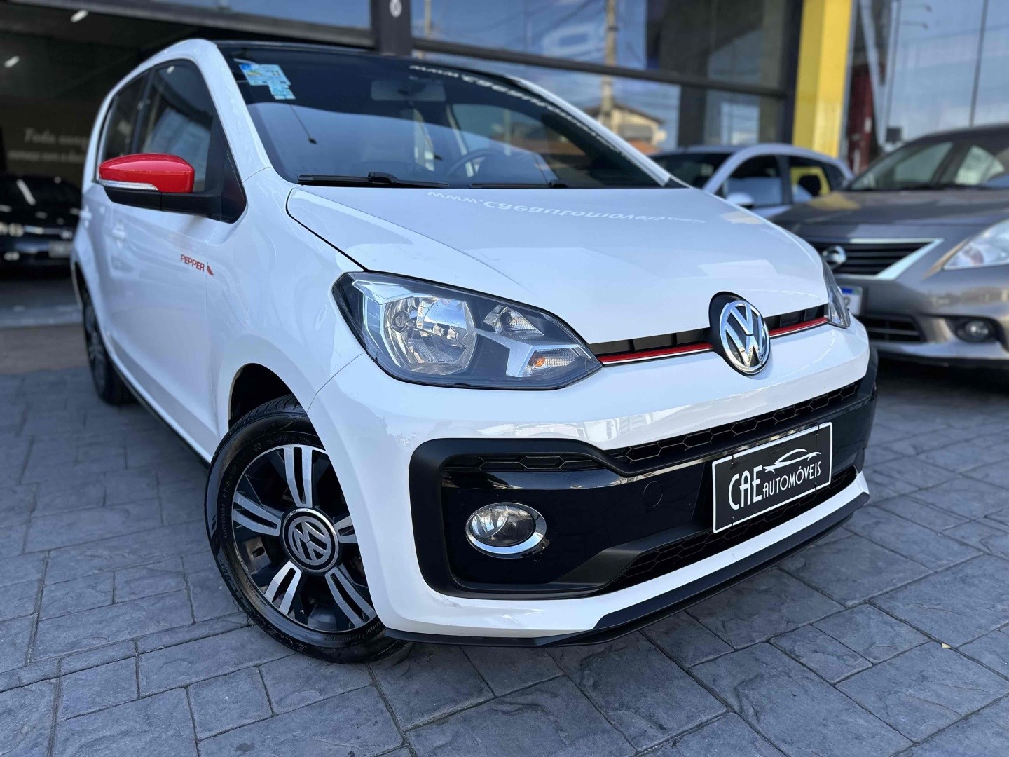 //www.autoline.com.br/carro/volkswagen/up-10-tsi-pepper-12v-flex-4p-turbo-manual/2018/santa-barbara-doeste-sp/24070455