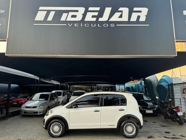 //www.autoline.com.br/carro/volkswagen/up-10-take-12v-flex-4p-manual/2017/indaiatuba-sp/24388306