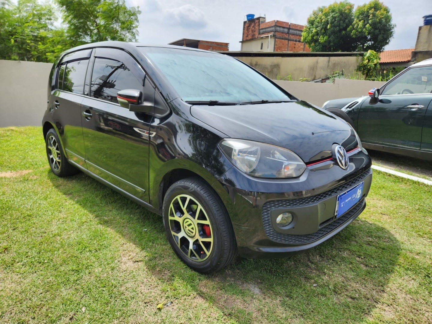 //www.autoline.com.br/carro/volkswagen/up-10-tsi-move-12v-flex-4p-turbo-manual/2017/rio-de-janeiro-rj/24897486