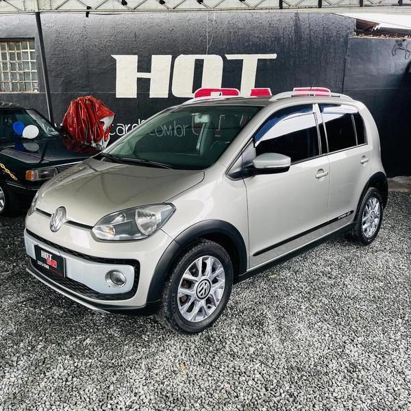 //www.autoline.com.br/carro/volkswagen/up-10-bluemotion-black-12v-flex-4p-manual/2015/brasilia-df/24898941