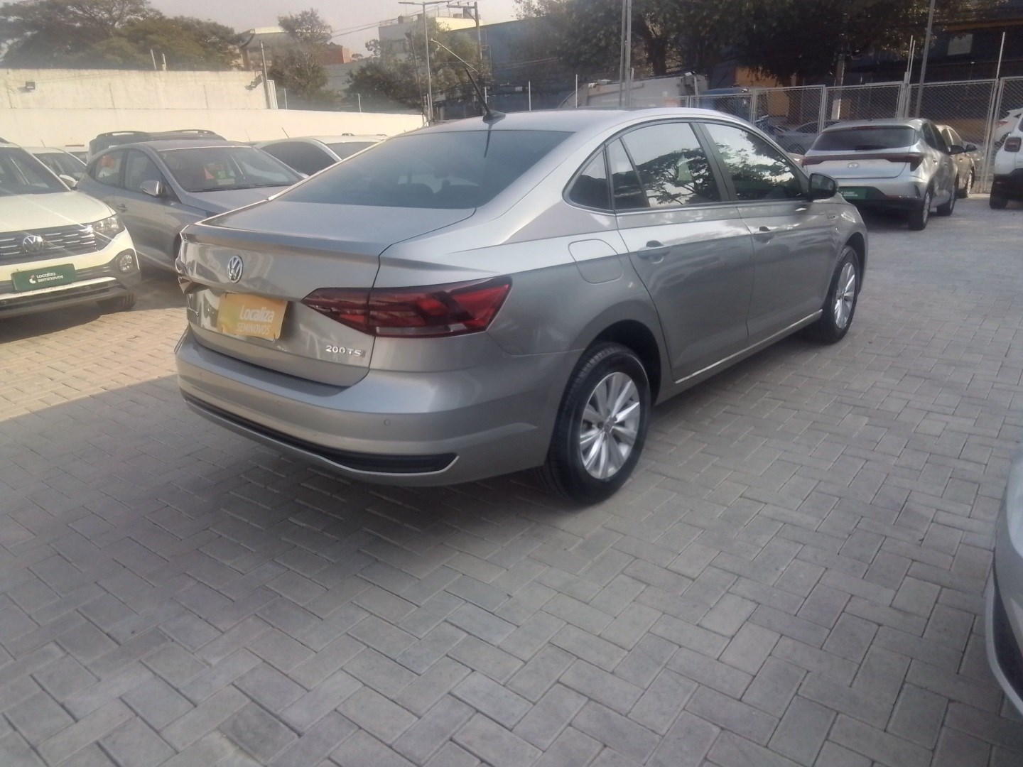 //www.autoline.com.br/carro/volkswagen/virtus-10-200-tsi-comfortline-12v-flex-4p-turbo-auto/2022/sao-paulo-sp/24838982