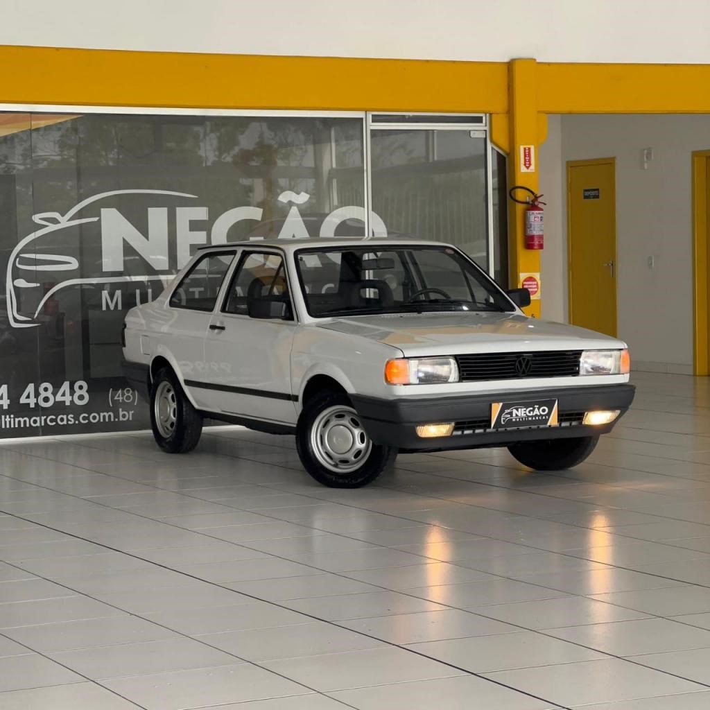 //www.autoline.com.br/carro/volkswagen/voyage-18-c-l-85cv-2p-gasolina-manual/1994/criciuma-sc/23264120