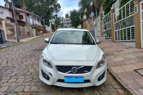 //www.autoline.com.br/carro/volvo/c30-25-t5-20v-gasolina-2p-turbo-automatico/2011/caxias-do-sul-rs/24696591