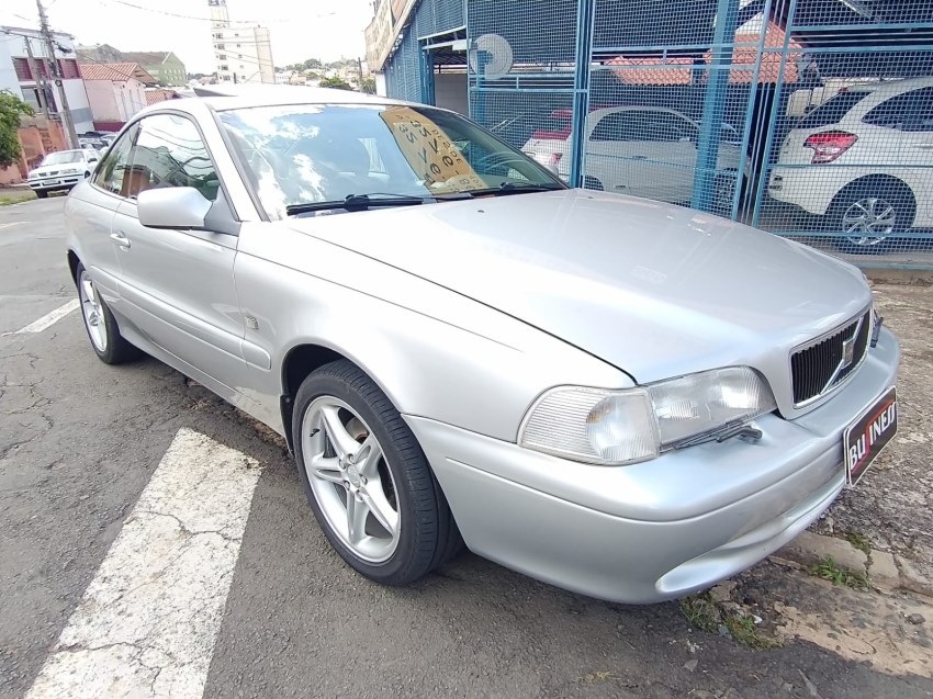 //www.autoline.com.br/carro/volvo/c70-23-coupe-turbo-t5-20v-gasolina-2p-automatico/1998/campinas-sp/23553969