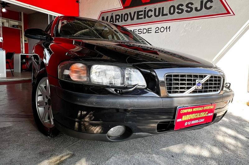 //www.autoline.com.br/carro/volvo/s60-24-t-20v-gasolina-4p-turbo-automatico/2002/sao-jose-dos-campos-sp/24913832