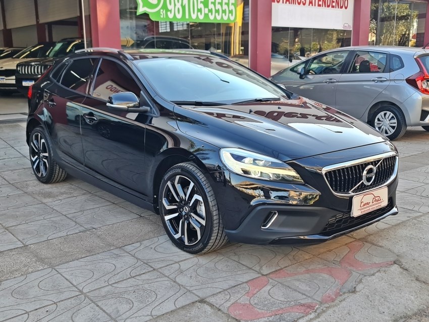 //www.autoline.com.br/carro/volvo/v40-cross-country-20-t4-cross-country-16v-gasolina-4p-turbo-aut/2017/novo-hamburgo-rs/24865598