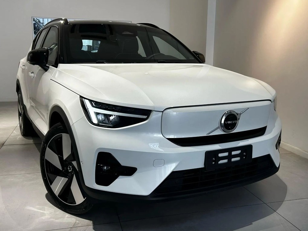 //www.autoline.com.br/carro/volvo/xc40-bev-82-kwh-recharge-twin-ultimate-eletrico-4p/2024/sao-paulo-sp/23752945