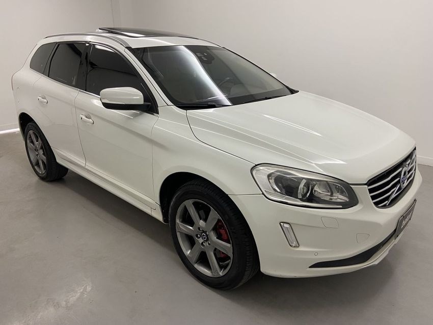 //www.autoline.com.br/carro/volvo/xc60-30-t6-top-awd-24v-gasolina-4p-turbo-automatic/2014/brasilia-df/24882755