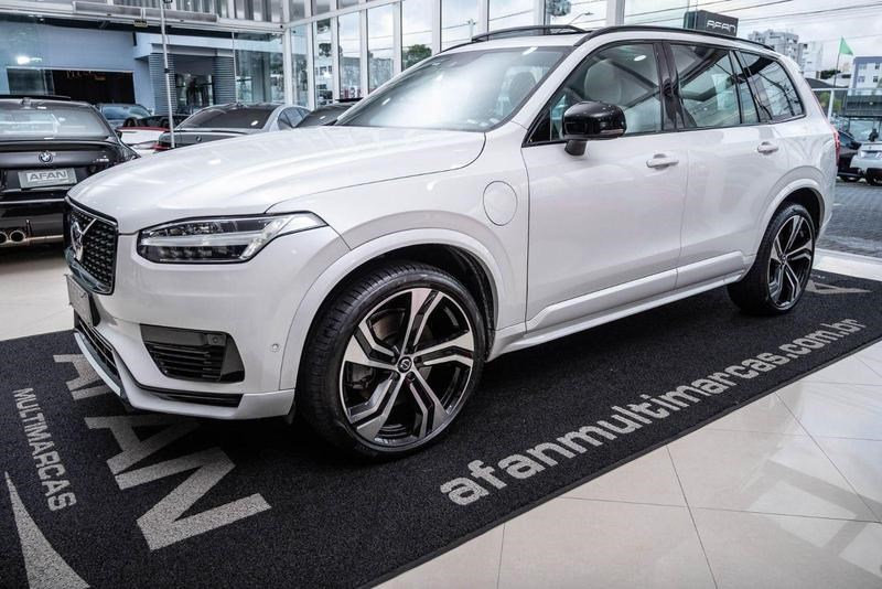 //www.autoline.com.br/carro/volvo/xc90-20-t8-recharge-r-design-awd-16v-flex-4p-turbo/2022/curitiba-pr/25012783