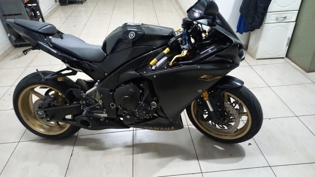 //www.autoline.com.br/moto/yamaha/yzf-r-1m-1000/2010/passo-fundo-rs/24254045